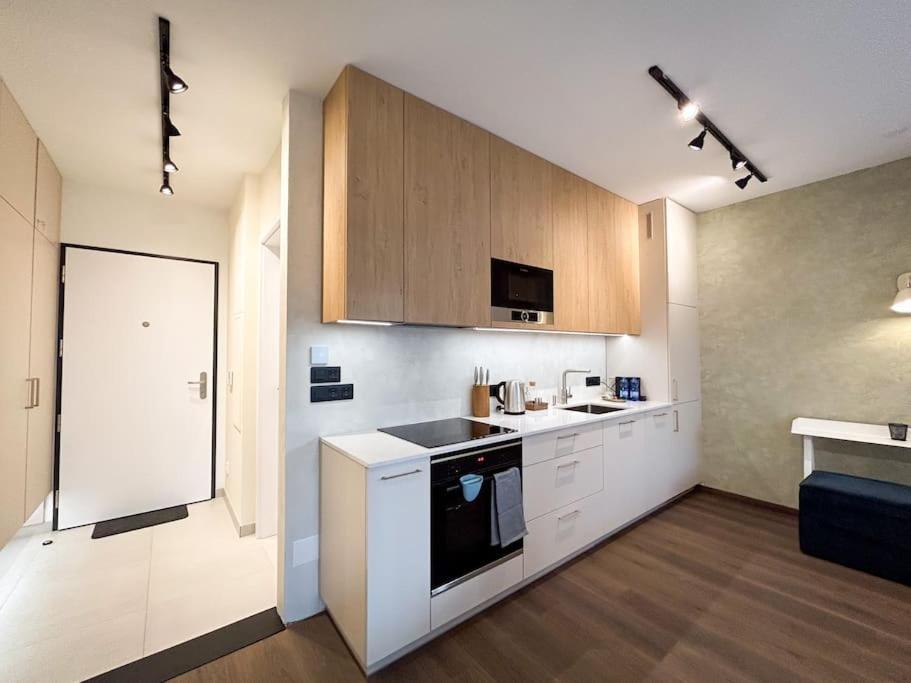 J&m Lux Ubytovani 18 Apartment